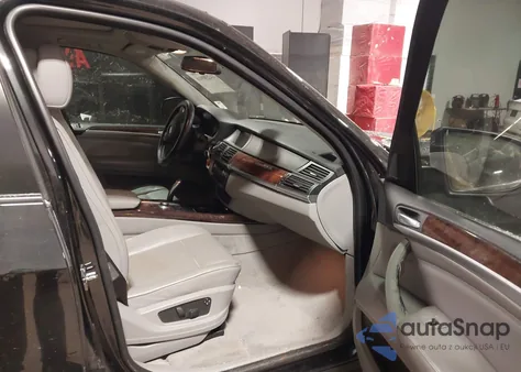 2009 BMW X5 xDrive30I z USA, uszkodzony, nr VIN 5UXFE43519L261240